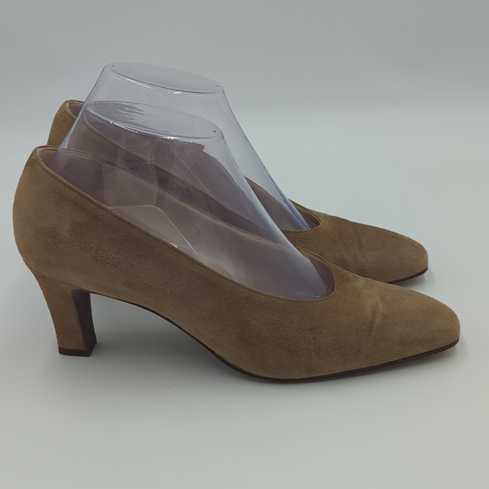 VTG Giorgio Armani Suede Kitten heel Pumps Old Money Women's Italy Quiet Luxury